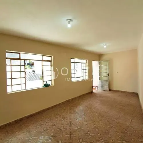 Casa com 4 quarto(s), 2 banheiro(s), 2 vaga(s), 207m² para alugar em São Paulo/São Paulo