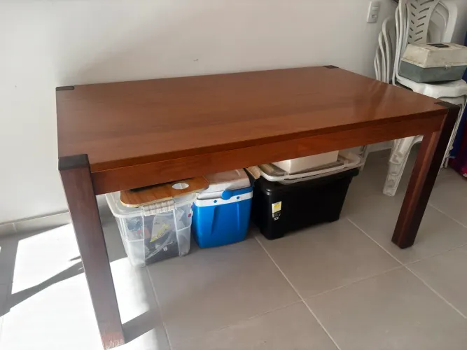 Mesa de Jantar 6 Lugares em Madeira Maciça 1,60 m - Excelente Estado