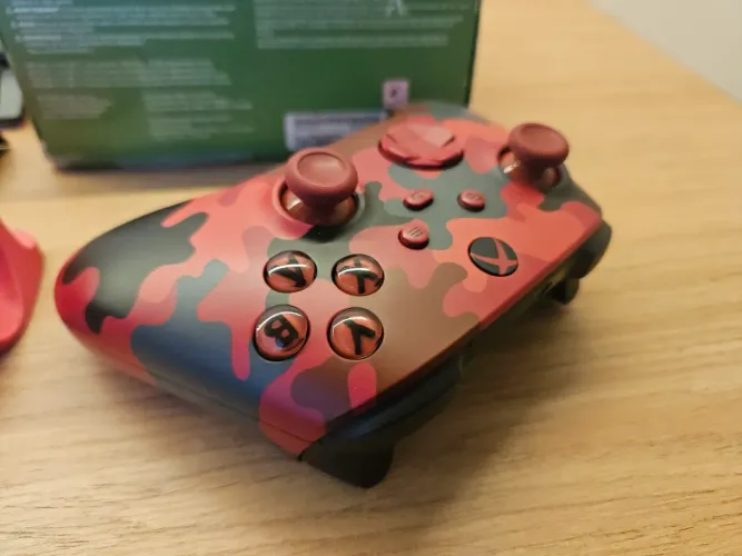 Controle Xbox Series PC + Bateria/ Suporte (Pequeno Defeito)