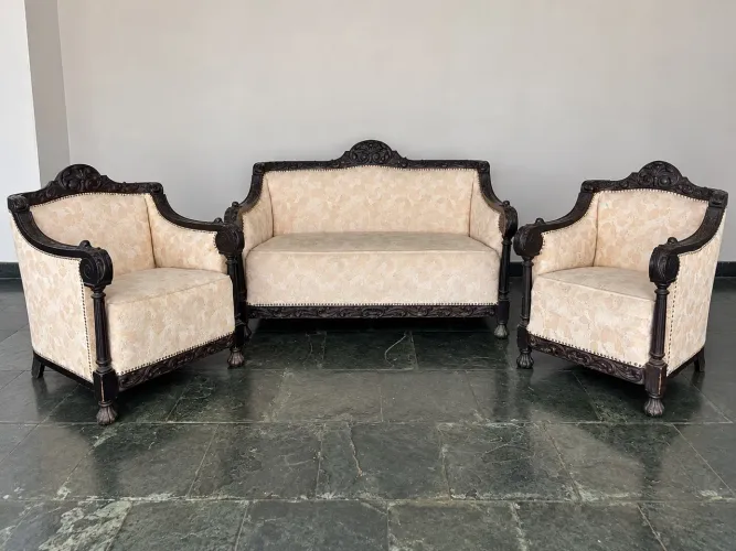 Conjunto de Sofá e Poltronas Antigo em Madeira Maciça Entalhada - 3 Peças