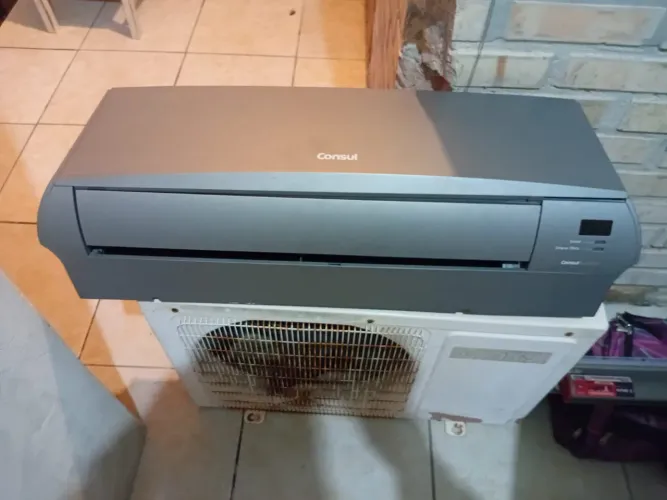 Ar condicionado quente e frio em bom estado funcionando perfeitamente