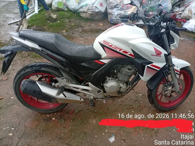 Cb Twister 250 vendo como está apenas 15 mil