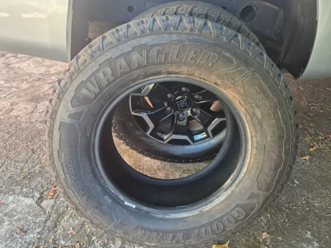 Pneu novo estepe 265 65 r17