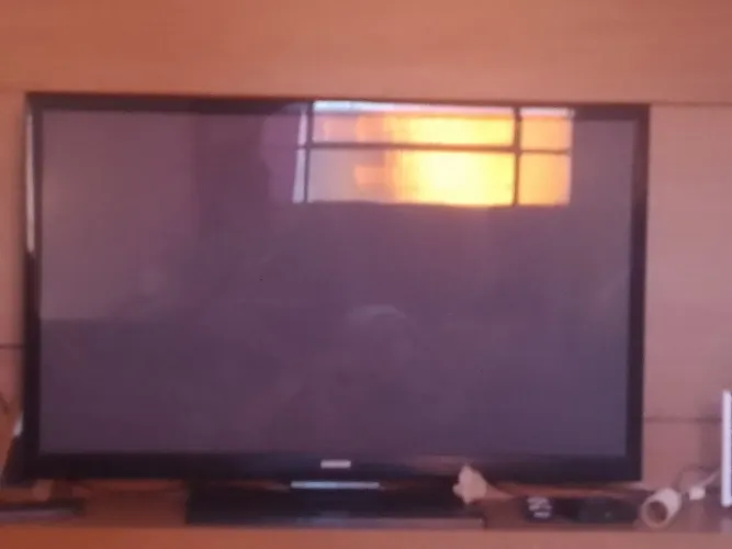 TV SAMSUNG para concertos ou retiradas de peça( tela intacta)