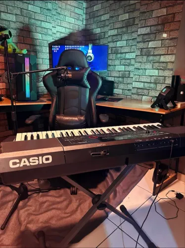 TECLADO CASIO SEMI-NOVO CT X5000