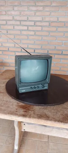 TV Philco antiga funcionando , 12 pol.
