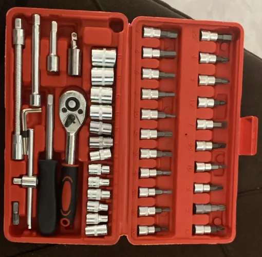 Vendo mala de ferramentas com 46 peças 