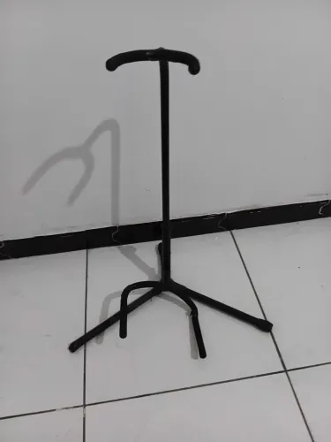 Violão ou Guitarra - Suporte de chão.