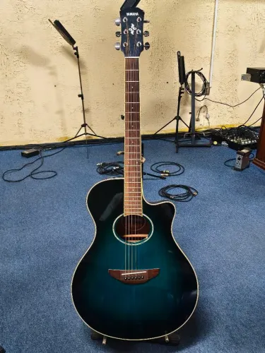 VIOLÃO YAMAHA APX 600 (AZUL)