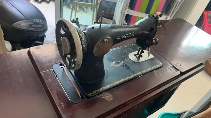 Máquina de Costura Singer Antiga