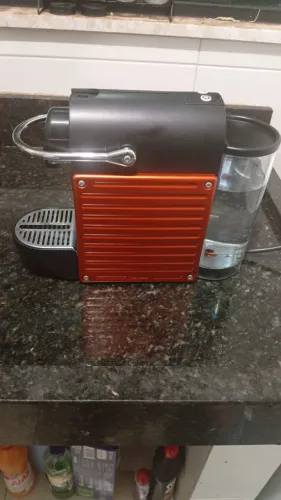 Cafeteira Nespresso Pixie 