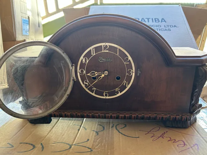 Relógio Antigo Smiths de Mesa em Madeira