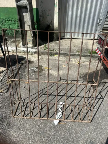 Vende-se grade para janela.