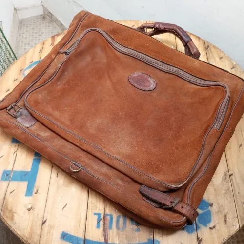 Antigo Porta-Terno em Couro Selepel 50x50