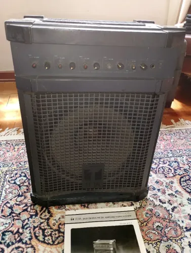 Amplificador 50 watts de guitarra Importado com 4 entradas