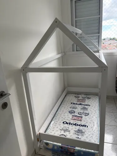 cama montessoriana infantil com colchão