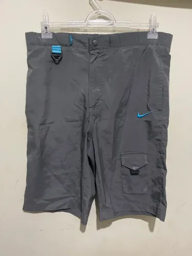 Shorts de Trilha Nike Vintage Estilo Utilitário
