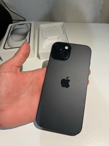 iPhone 15 (128GB)