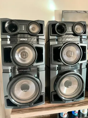 Vende-se Um Aparelho de Som Sony