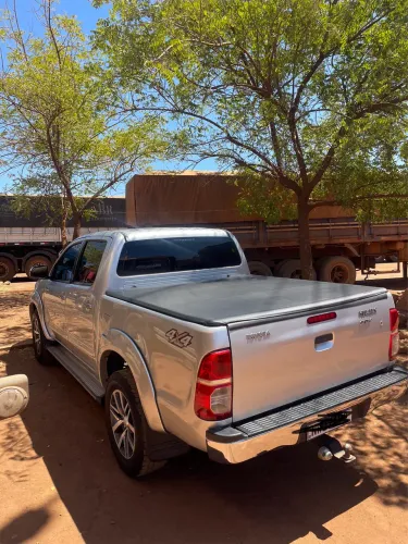 Toyota Hilux CD SRV D4-d 4X4 3.0 TDI Diesel AUT 2011