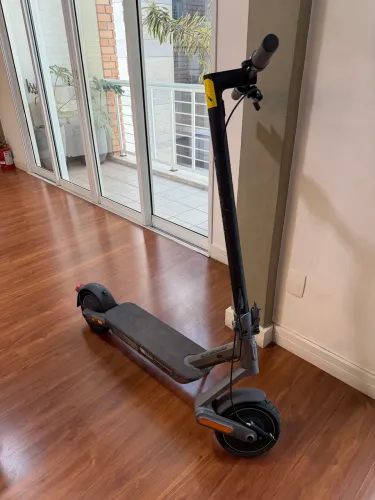 Patinete Elétrico Xiaomi Eletric Scooter 4 Ultra semi novo em excelente estado.