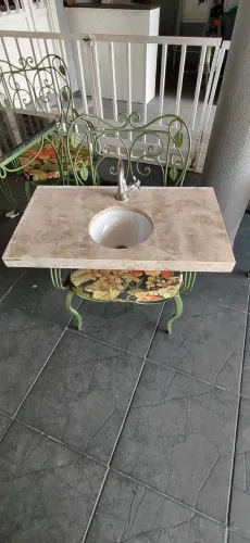 Pia com cuba para lavabo