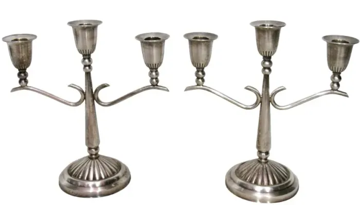 Par antigos candelabros três velas marca BRISTOL metal espessessurado á prata