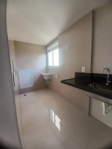 Apartamento de 02 quartos ,sendo 01 suíte- acabamento diferenciado e linda vista