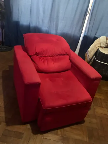Poltrona Reclinável Super Confortável - Ótimo Estado