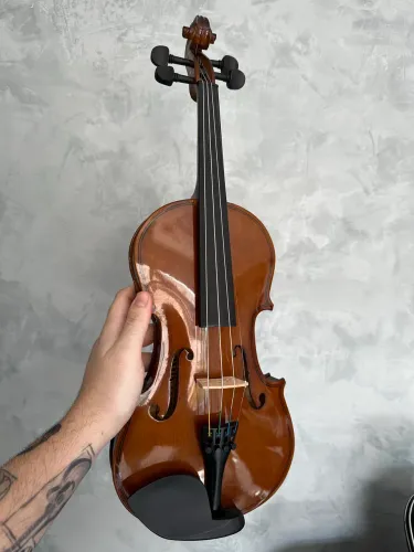 Vendo violino semi novo em ótimo estado de conservação