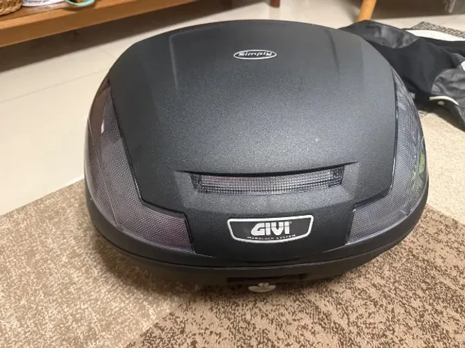 baú para moto givi monolock simply
