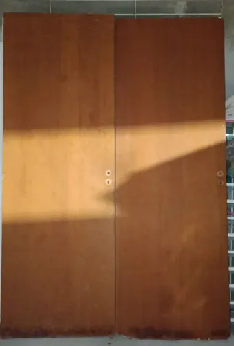 Desapegando duas folhas de porta usado R$ 60,00