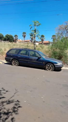Vendo pra tira peça mondeo só não tem as roda resto tem tudo 