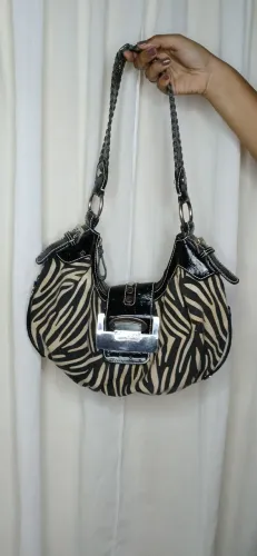 Bolsa guess vintage rara de zebra