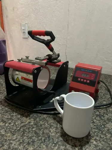 Prensa térmica para canecas