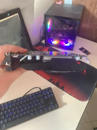 Placa de vídeo R7 240 2GB ddr5