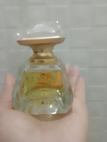 Perfume Boticário.