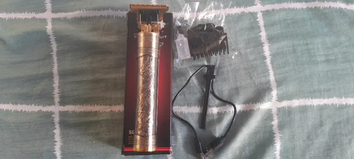 Kit Maquina de Cortar Cabelo e Aparador de pelos trimmer