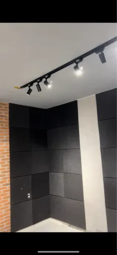 80 Placas Espuma Acústica 20mm | 50x50 Lisa - Cinza Escuro