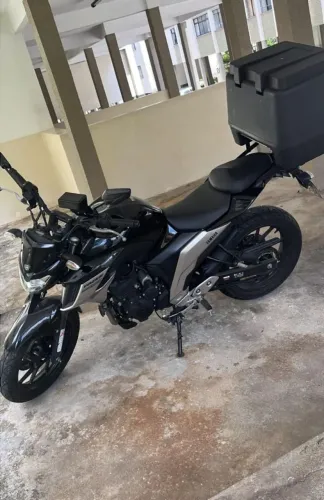 VENDO YAMAHA FAZER FZ25 2020