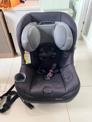 Cadeirinha Maxi Cosi  Pria 70 de bebê com isofix 
