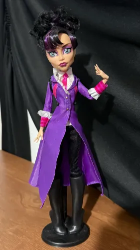 Monster high g1 diretora sem cabeça