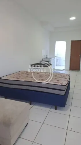 Kitnet Térrea com 1 Quarto, Sala, Cozinha, Banheiro e 1 Vaga de Garagem