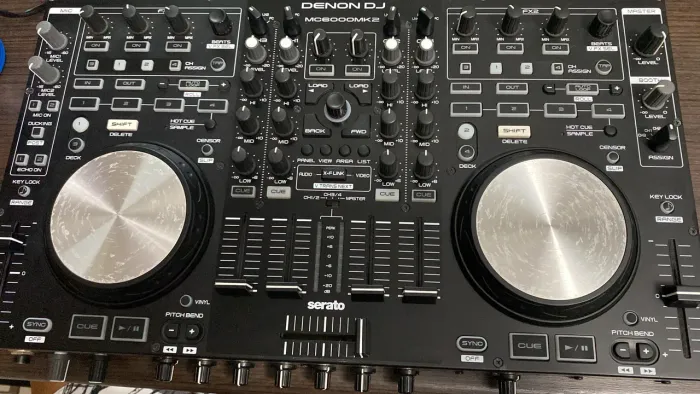 Controladora Denon com defeito. 