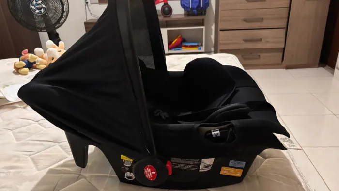 Vende-se cadeira infantil para carro 