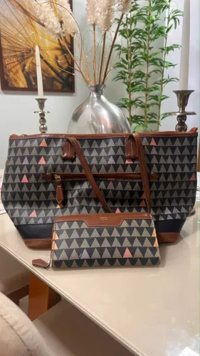 Vendo bolsa Schütz grande com carteira