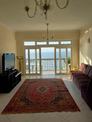 Aluga-se apartamento de frente ao Mar (Temporada,valor da diária)