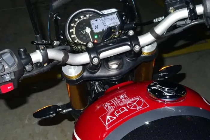 triumph speed 400 muito nova