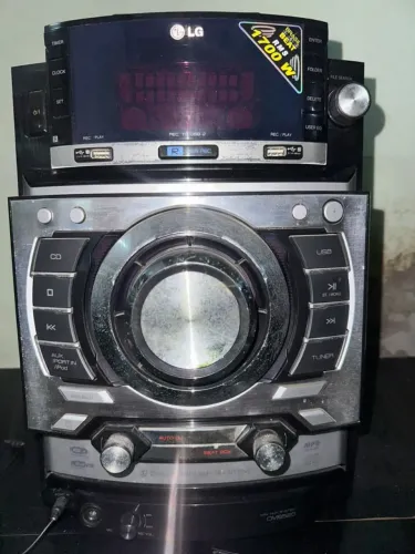 Som LG 1700 RMS