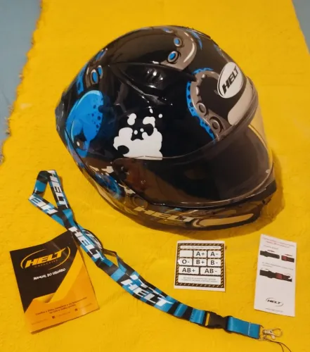 Capacete Helt Avant Oktopus seminovo